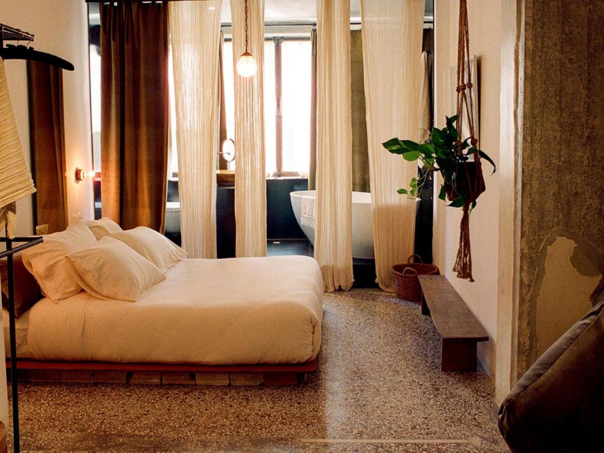 Mona Athens Hotel Exterior photo